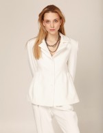 Молочний приталений жакет фото 0