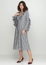 Платье в клетку с рюшей фото 0