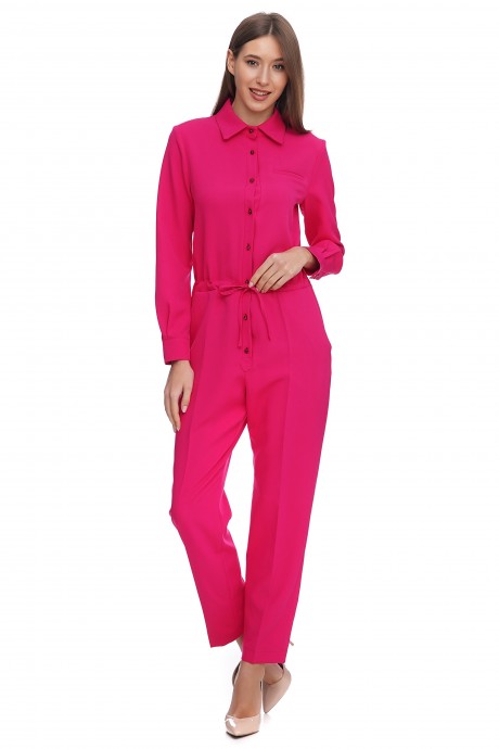 Комбинезон рубашечного типа с заужеными брюками. кулиской на поясе и застежкой на пуговицах2933 купить