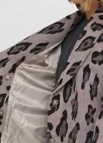 Пальто с леопардовым принтом под пояс фото 2