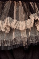 Комбинезон с рюшей на плечах фото 5