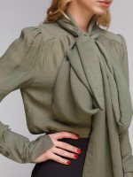 Зёленая блуза с шарфом фото 2