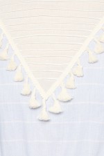 Голубое декорированное платье фото 3