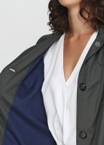 Плащ прямого силуету під пояс фото 2