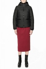 Зимняя короткая куртка с капюшоном фото 0