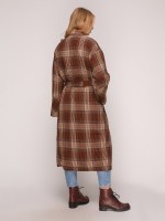 Демисезонное пальто на запах миди длины фото 2