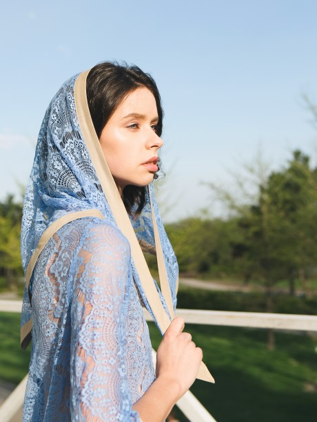 Платье-сарафан с голубым кружевом1971 купить