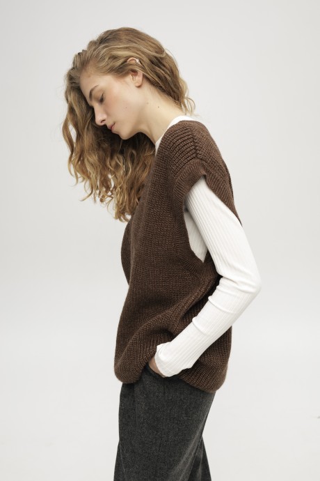 Коричневий жилет 38823882 купить