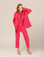 Комбинезон рубашечного типа с заужеными брюками. кулиской на поясе и застежкой на пуговицах фото 0