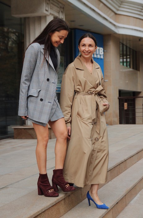 Бежевый плащ2419 купить