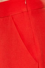 Красные классические брюки фото 3