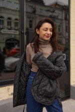 Чорна стьобана куртка 4046 фото 2