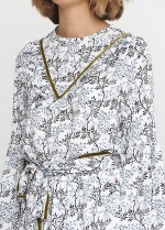 Довга сукня з блакитними гілочками фото 2