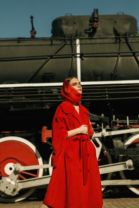 Пальто красного цвета2433 купить