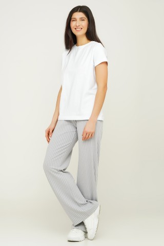 Біла футболка 18721872 купить