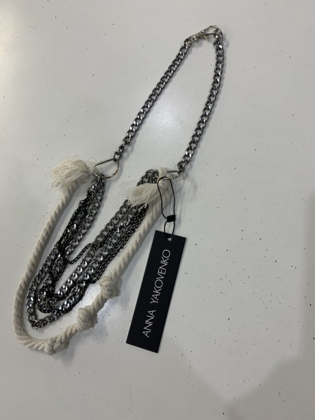 Прикраса на шию з металевих ланцюгів, кілець та бавовняного джгута2957 купить