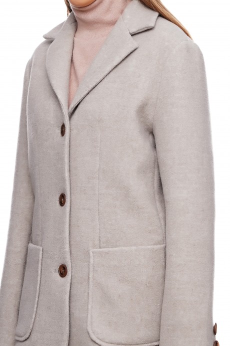 Шерстяной жакет прямого силуэта с английским воротником и накладными карманами.2908 купить