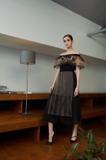 Комбинезон с рюшей на плечах фото 0