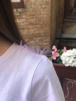Біла футболка з ліловим фатином з боків фото 1