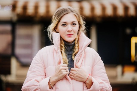 Пальто с отделкой мехом на карманах1560 купить