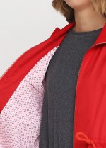 Красная парка на кулиске фото 2