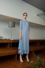 Платье-сарафан с голубым кружевом фото 3