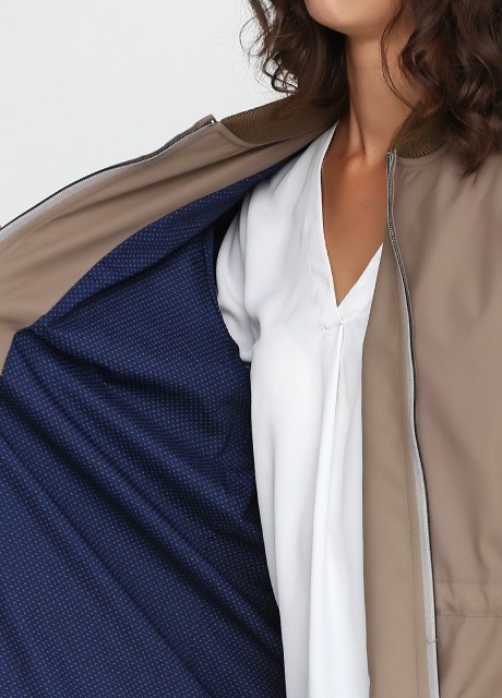 Парка вільного силуету на кулісі2411 купить