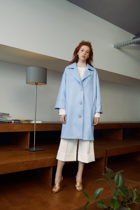 Голубой плащ с английским воротником1909 купить