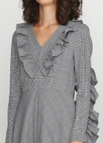 Платье в клетку с рюшей фото 1