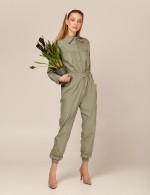 Зеленый комбинезон в стиле милитари фото 3