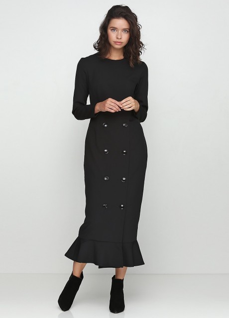 Чорна сукня з рюшами внизу2425 купить