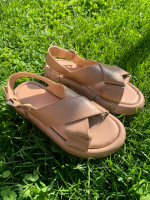 Бежеві шкіряні сандалі 3372 фото 1