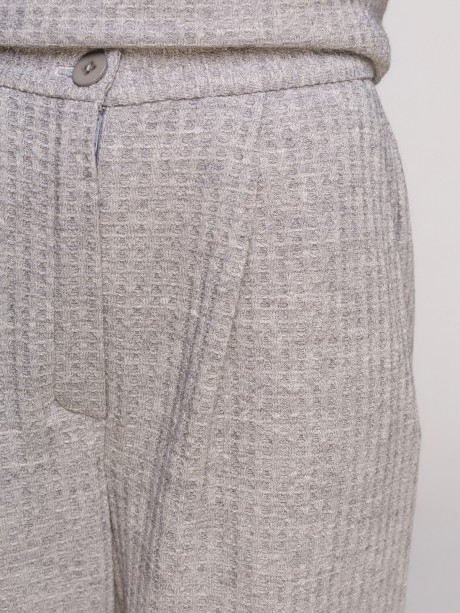 Брюки укороченные с манжетами внизу и поясом по талии2840 купить