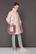 Пальто с отделкой мехом на карманах фото 0