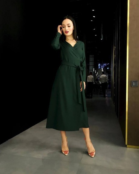 Платье средней длины на запах1800 купить