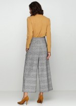 Широкие укороченные брюки фото 2