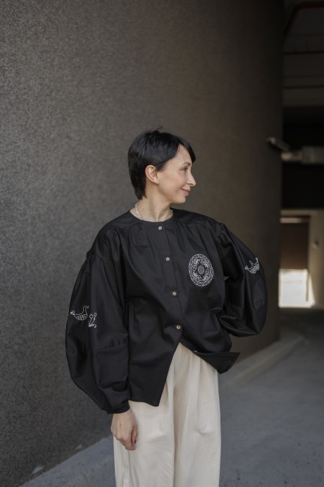 Чорна блуза з вишивкою 38213821 купить